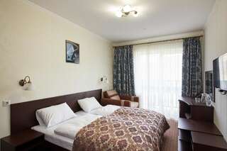 Отель Kasimir Hotel Rooms Буковель Двухместный номер с 1 кроватью или 2 отдельными кроватями-12