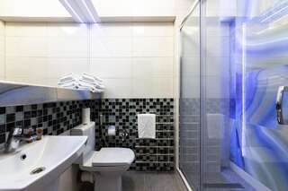 Отель Kasimir Hotel Rooms Буковель Трехместный номер с балконом-3